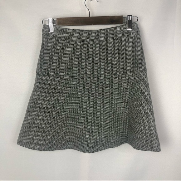 Loft Black & White Printed Knit Trumpet Mini Skirt 00P - Picture 2 of 5